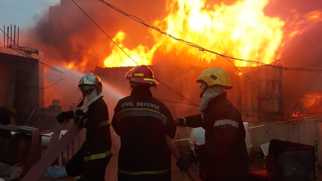 مصدر: حريق الكرادة اندلع داخل معرض للاثاث